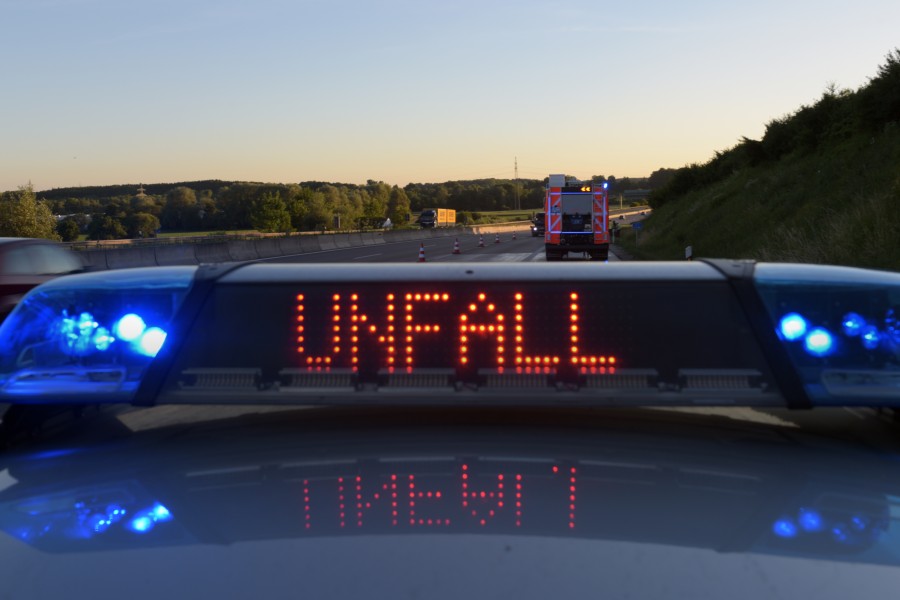 Auf der A2 bei Braunschweig hat es zwei Unfälle gegeben - mit insgesamt vier beteiligten Lkw. (Symbolbild)