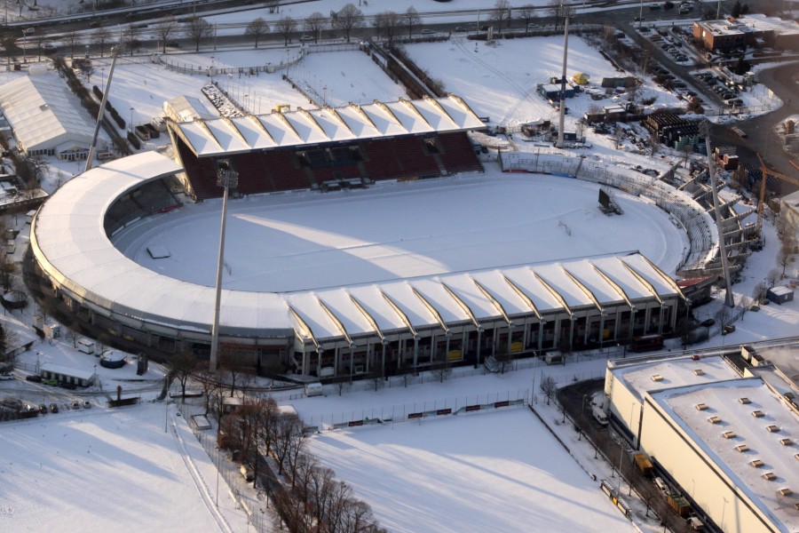 EINTRACHT STADION soll seinen Namen behalten.