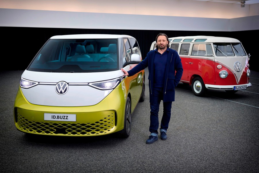 Chef-Designer Jozef Kabaň gibt Einblicke hinter die Kulissen vom VW ID. Buzz. 