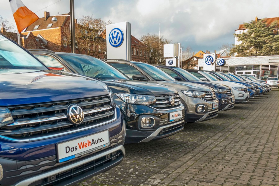 Berichten zufolge haben VW-Händler ein Schreiben bekommen, dessen Inhalt vor allem Kunden nicht gefallen dürfte.