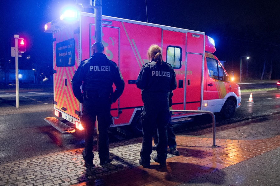 In Burgwedel bei Hannover ist ein 16-Jähriger angeschossen. Der Täter soll noch auf der Flucht sein. (Symbolbild)