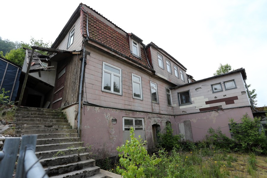 Das alte Schützenhaus in Lerbach steht seit vielen Jahren leer. 