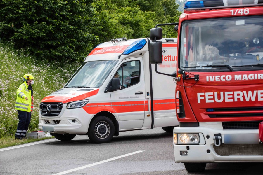 In Weyhausen im Landkreis Gifhorn hat einen einen Unfall gegeben. Mittendrin: Ein Linienbus! (Symbolbild) 
