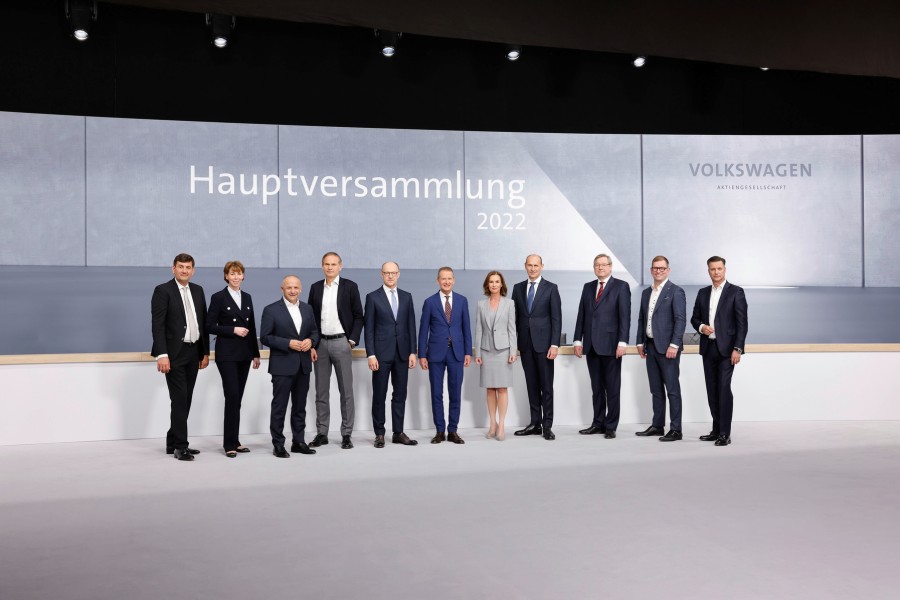 Der Vorstand von Volkswagen bei der Online-Hauptversammlung des Konzerns 2022.
