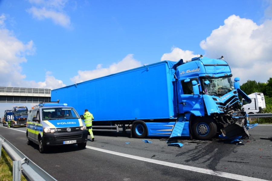 Lkw-Unfall auf der A2 bei Braunschweig! 