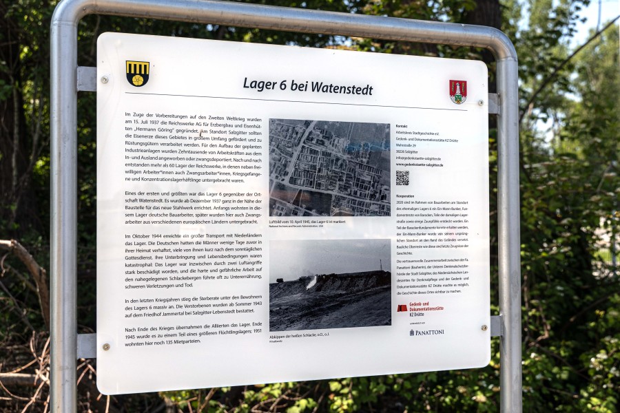 Eine Gedenktafel erinnert an das Lager 6 in Salzgitter. 