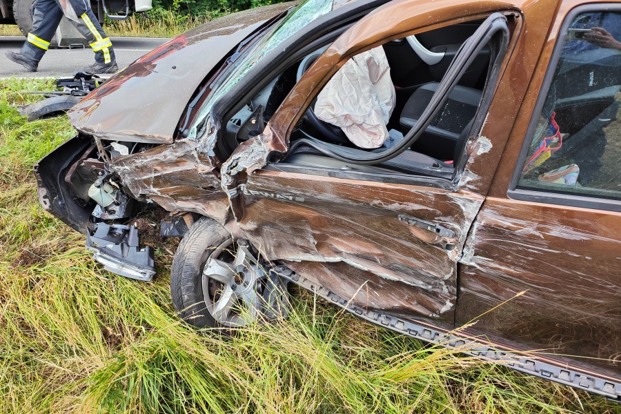 Der Dacia war nach dem Unfall im Harz komplett lädiert.