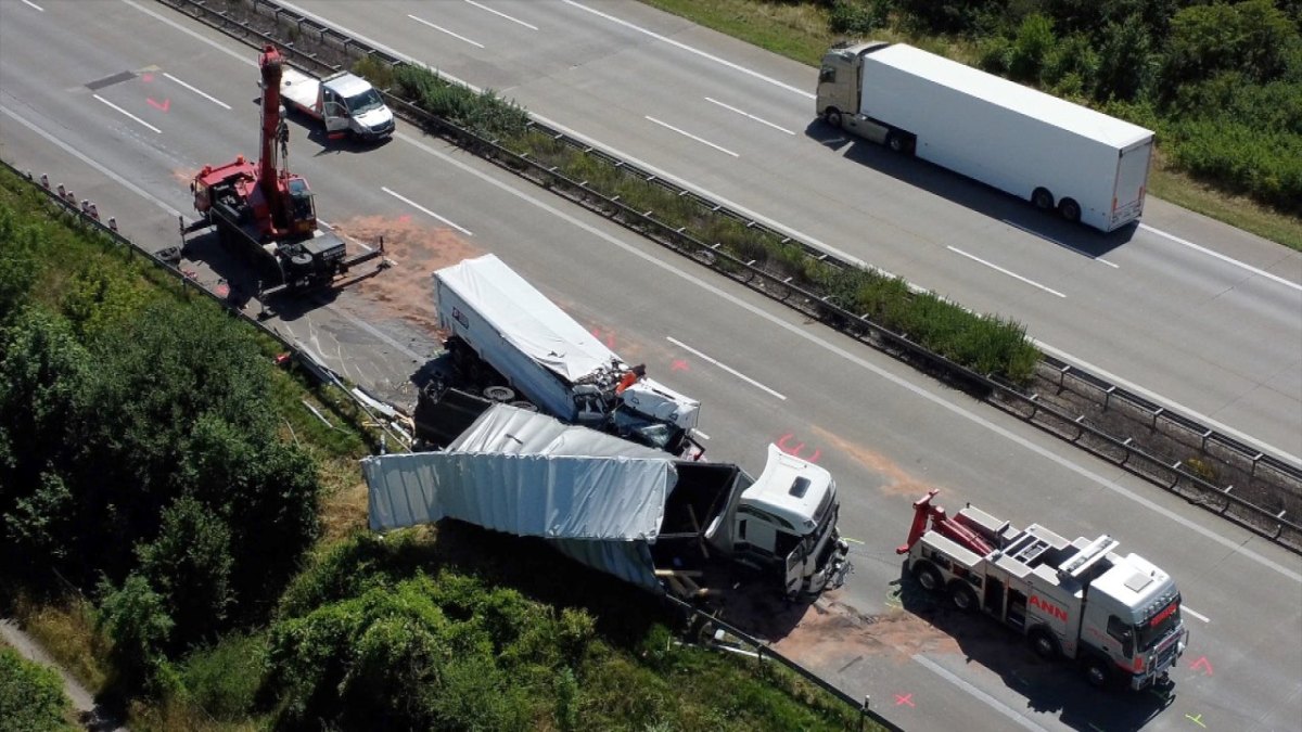 A2 Helmstedt Lkw Unfall