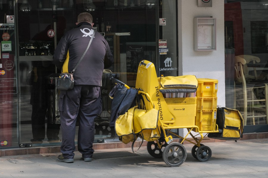 In Dortmund wurde eine Deutsche Post Filiale Opfer eines Raubüberfalls (Symbolfoto). In Dortmund wurde eine Deutsche Post Filiale Opfer eines Raubüberfalls (Symbolfoto).