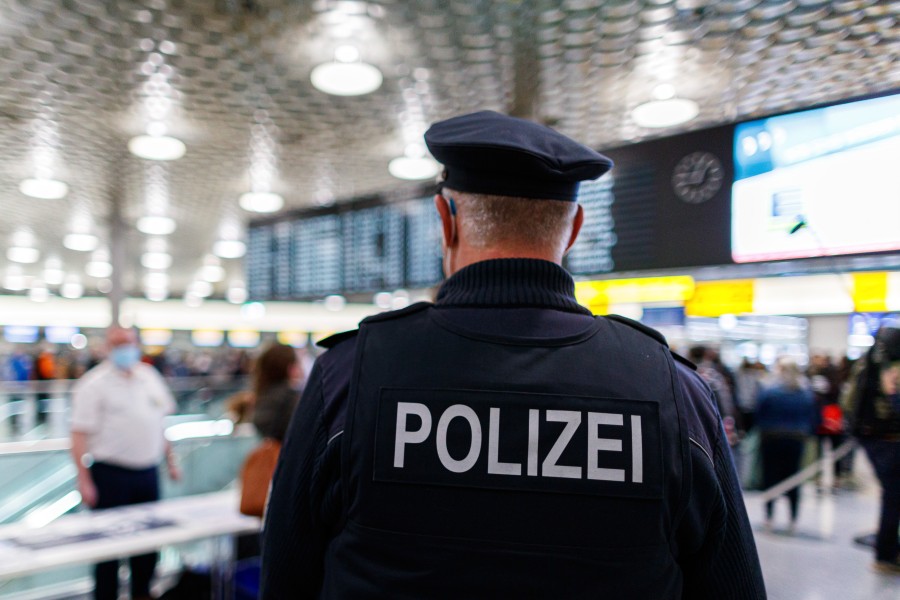 Ein Mann wollte vom Flughafen Hannover aus nach Ibiza fliegen. Doch statt auf der Insel landete er ganz woanders. (Symbolbild)