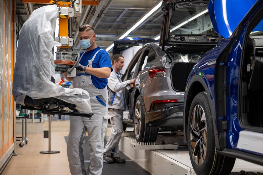 Müssen sich VW-Mitarbeiter auf weitere Umstellungen im Dienstplan einrichten? (Symbolbild) 