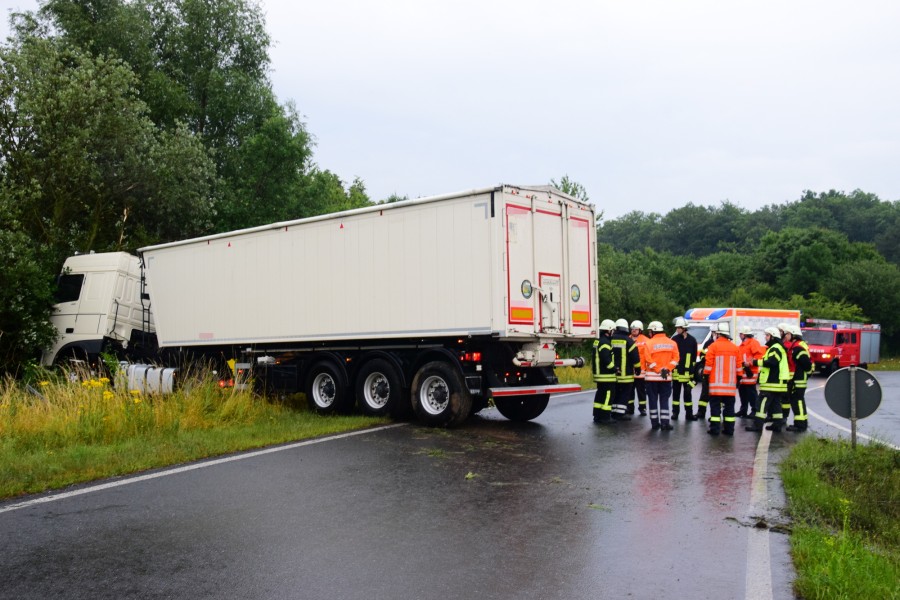 Wegen eines Lkw-Unfalls musste die Auffahrt auf die A36 bei Wolfenbüttel voll gesperrt werden.