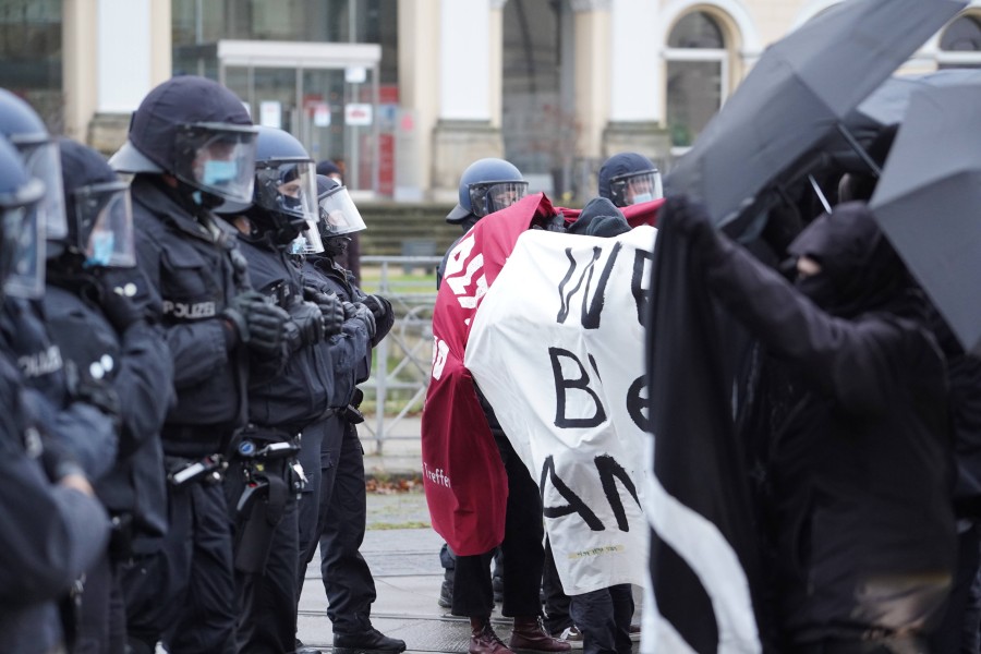 Parallel zum Neonazi-Aufmarsch wird es auch wieder eine Gegendemo in Braunschweig geben. (Archivbild vom 18. Dezember 2021)