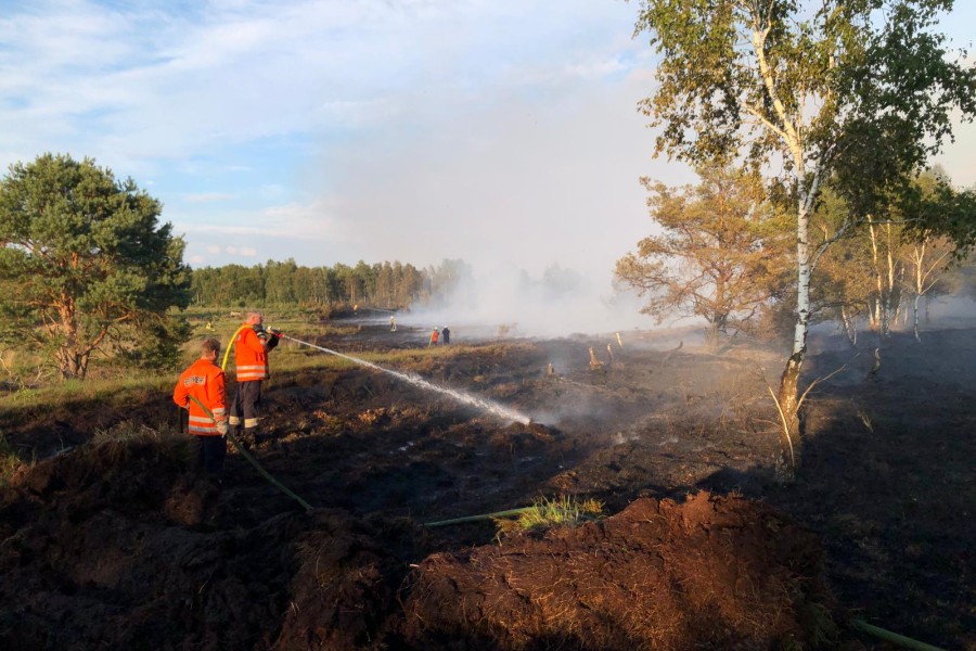 Die Feuerwehr ist seit den frühen Abendstunden im Kreis Gifhorn im Einsatz.