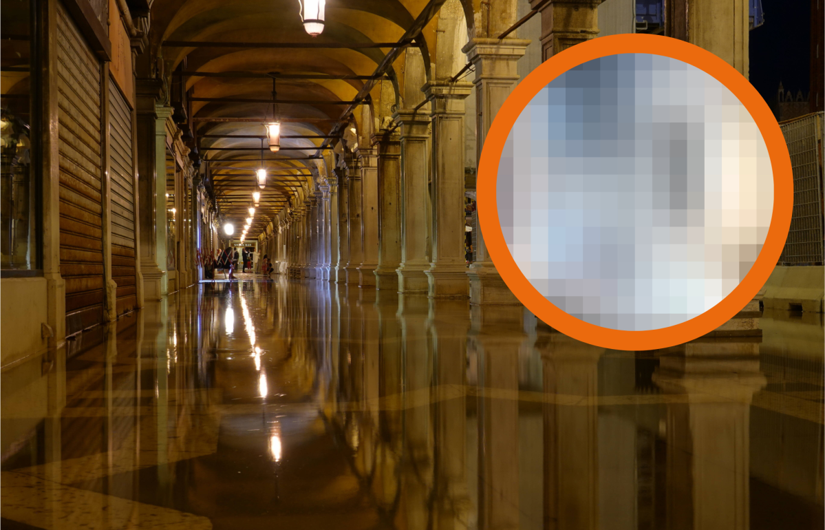 Wasserschaden in Museum mit verpixelten Bild in der Ecke montiert