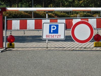 Gesperrter Parkplatz