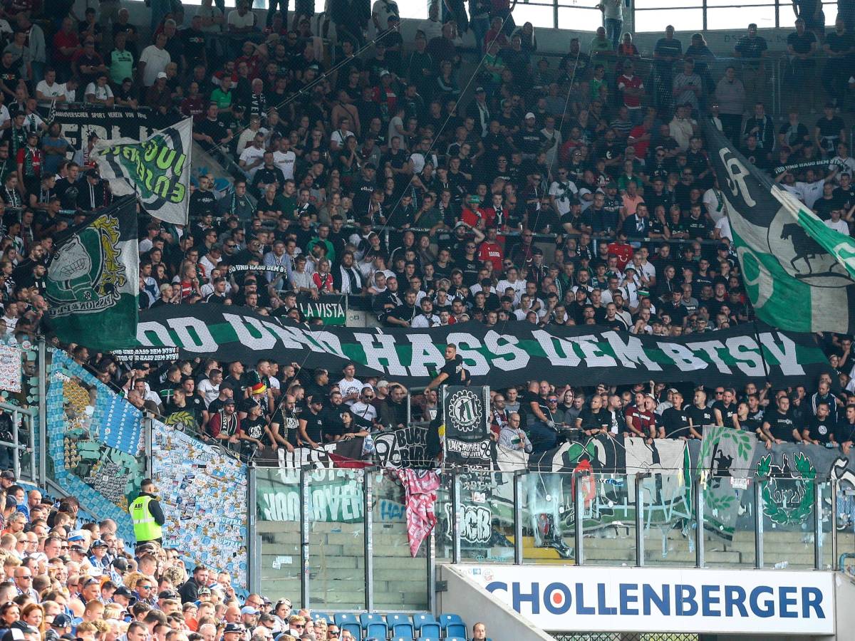 Tod Hass BTSV Eintracht Braunschweig Banner Hannover 96 Banner