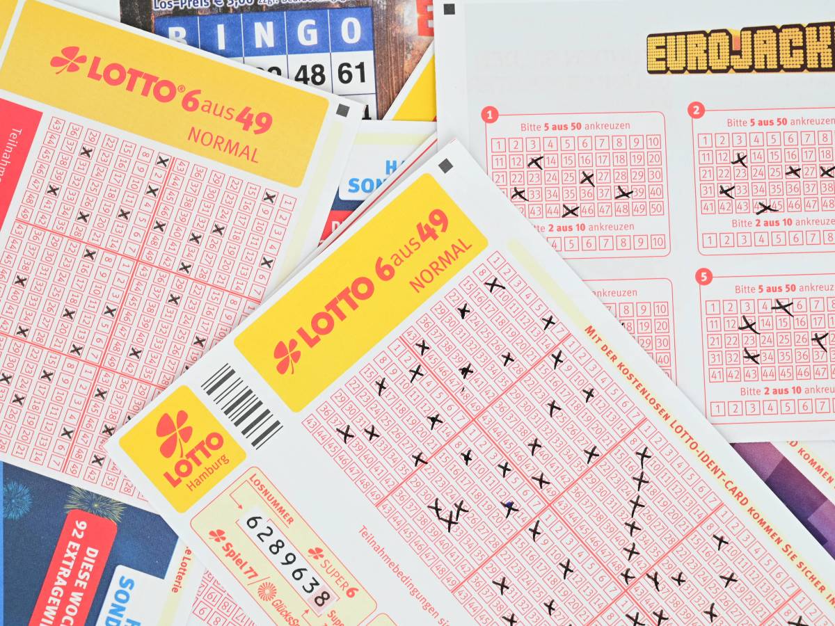 Bingo! Ein Lotto-Spieler aus Niedersachsen darf jubeln. (Symbolbild)