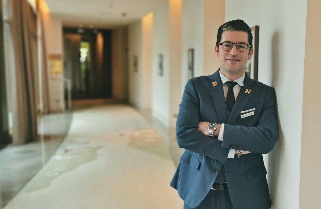 Das Ritz-Carlton in Wolfsburg hat den ersten Concierge in Niedersachsen.