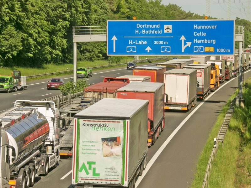A2 bei Hannover: Lkw-Fahrer verliert plötzlich das Bewusstsein – zum Glück reagiert ER sofort