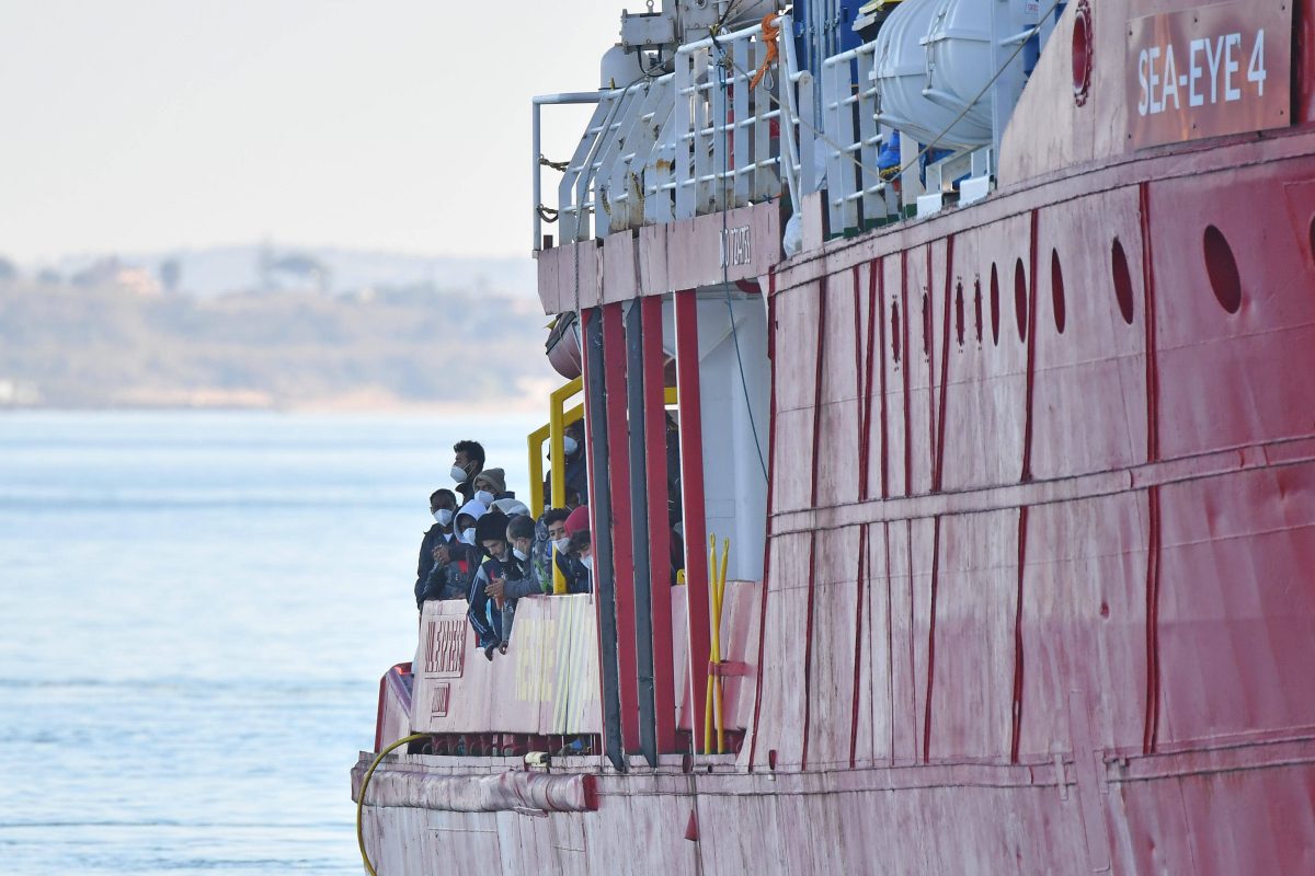 Die Stadt Wolfsburg plant über eine Patenschaft für ein Seenotrettungsschiff Flüchtlingen im Mittelmeer zu helfen.