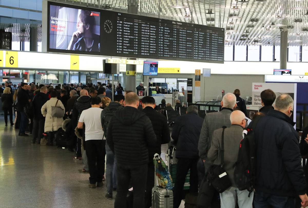 Böse Überraschung für einen Mann am Flughafen Hannover! (Symbolbild)