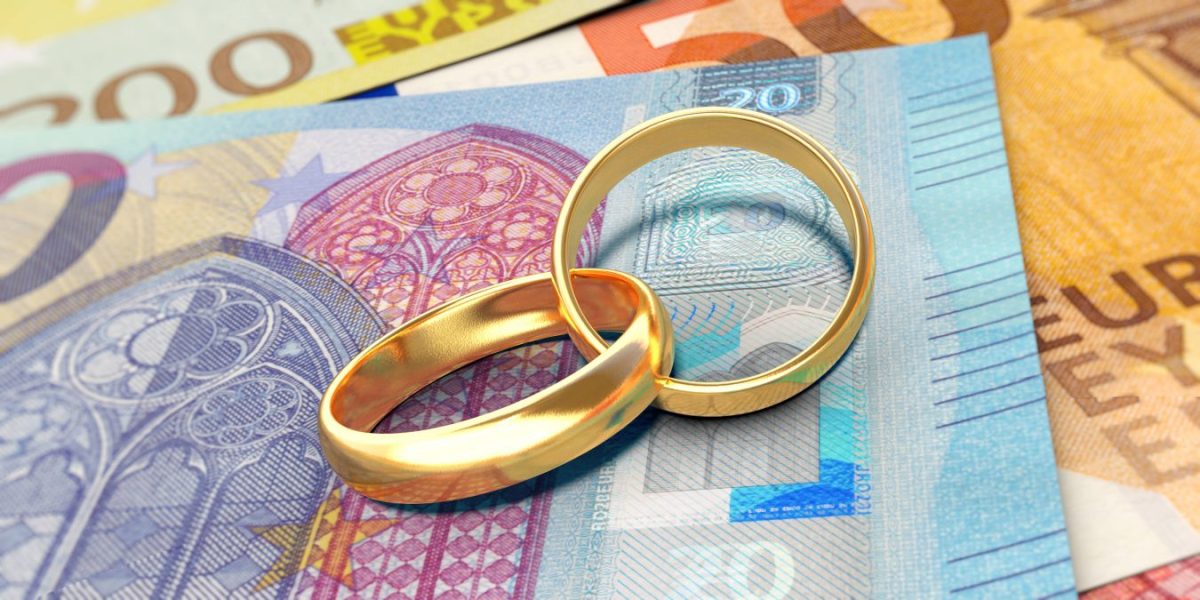Lotto Hochzeit Geld Symbolbild