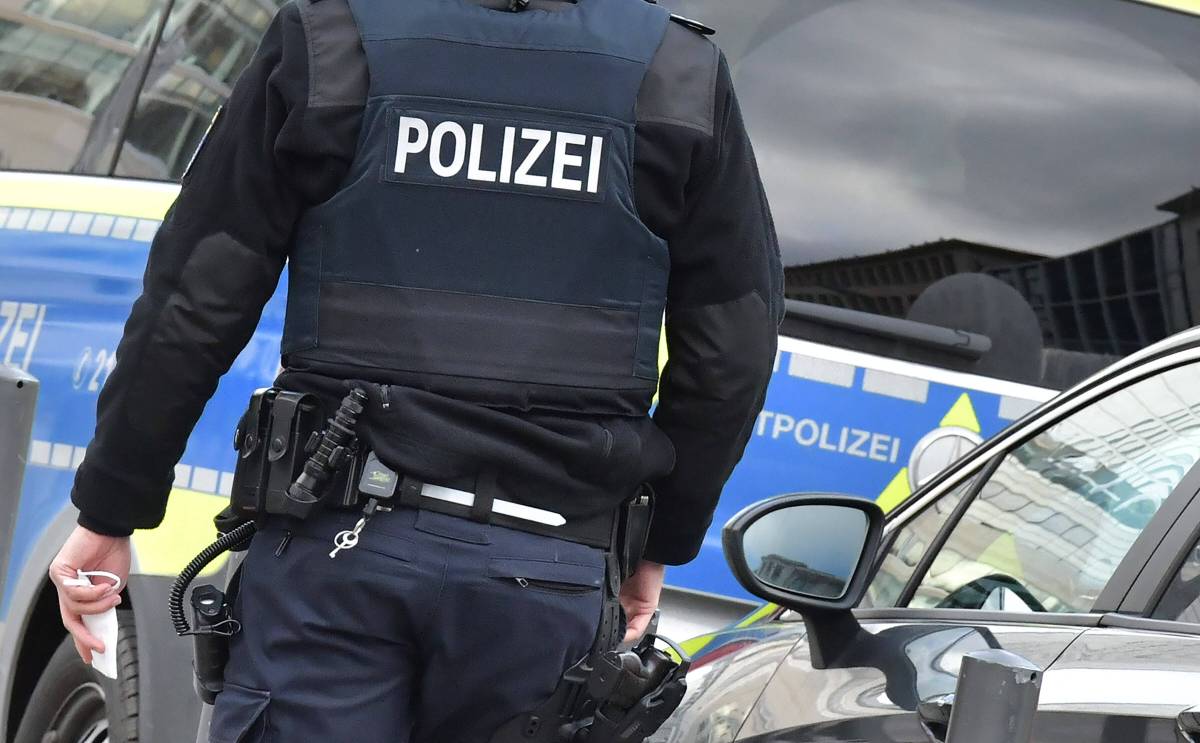 Ein Mann hat einen Rollator aus dem Fenster geworfen und die Braunschweiger Polizei damit direkt auf seine Spur geführt! (Symbolbild)