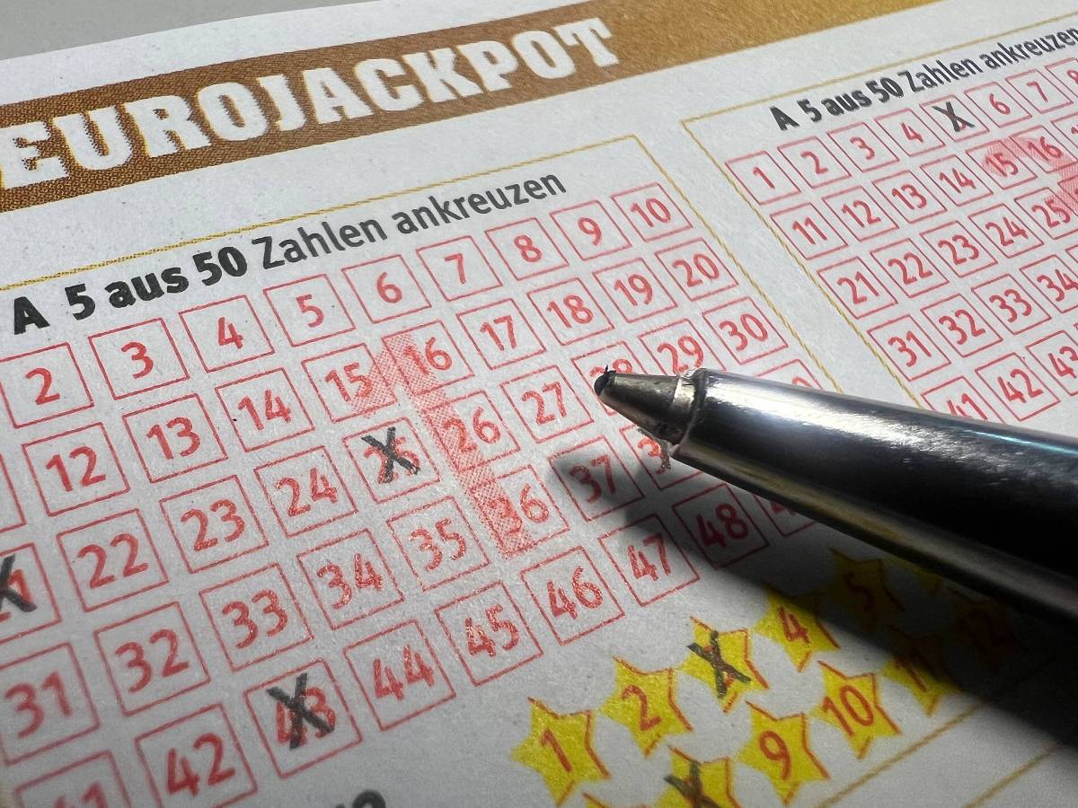 Ein Lotto-Spieler aus der Region38 darf sich pünktlich zum Jahresbeginn mächtig freuen! (Symbolbild)