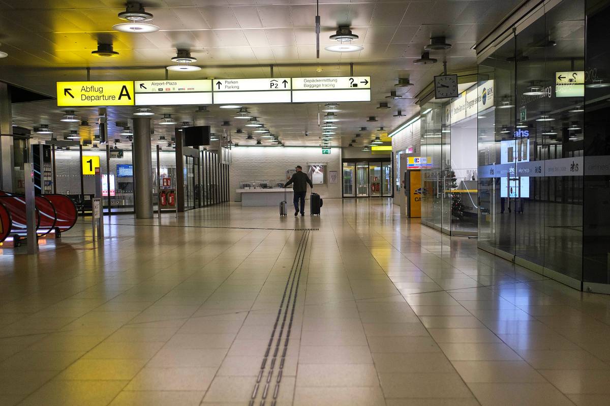 Für einen Mann endete der Flug von Hamburg nach Antalya bei einem Zwischenstopp am Flughafen Hannover. Grund dafür ist eine dreiste Aktion! (Symbolbild)