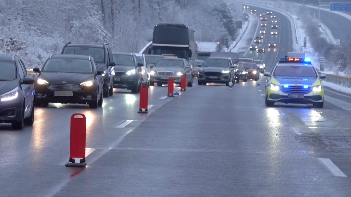 Der Winter ist da – und in unserer Region hat es die ersten Glätte-Unfälle gegeben.