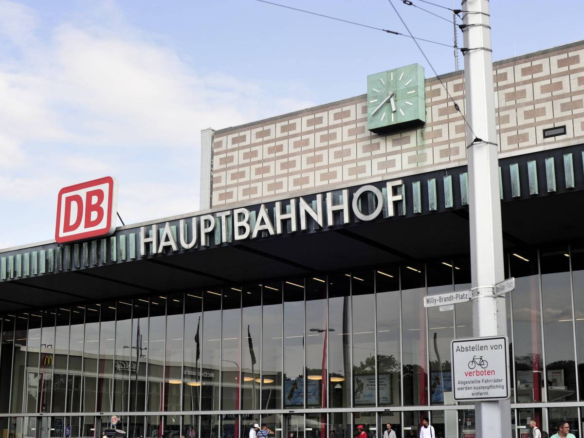Die Feuerwehr musste am Dienstag zu einem Brand am Braunschweiger Hauptbahnhof ausrücken. Jetzt ist klar: Ein Brandstifter war dafür verantwortlich.