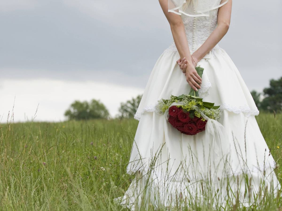 Hochzeit: Braut lädt schwulen Trauzeugen aus – als sie DAS über ihn herausfindet