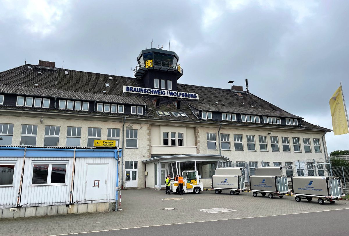 Flughafen Braunschweig bekommt Besuch SIE parken bald im Hangar