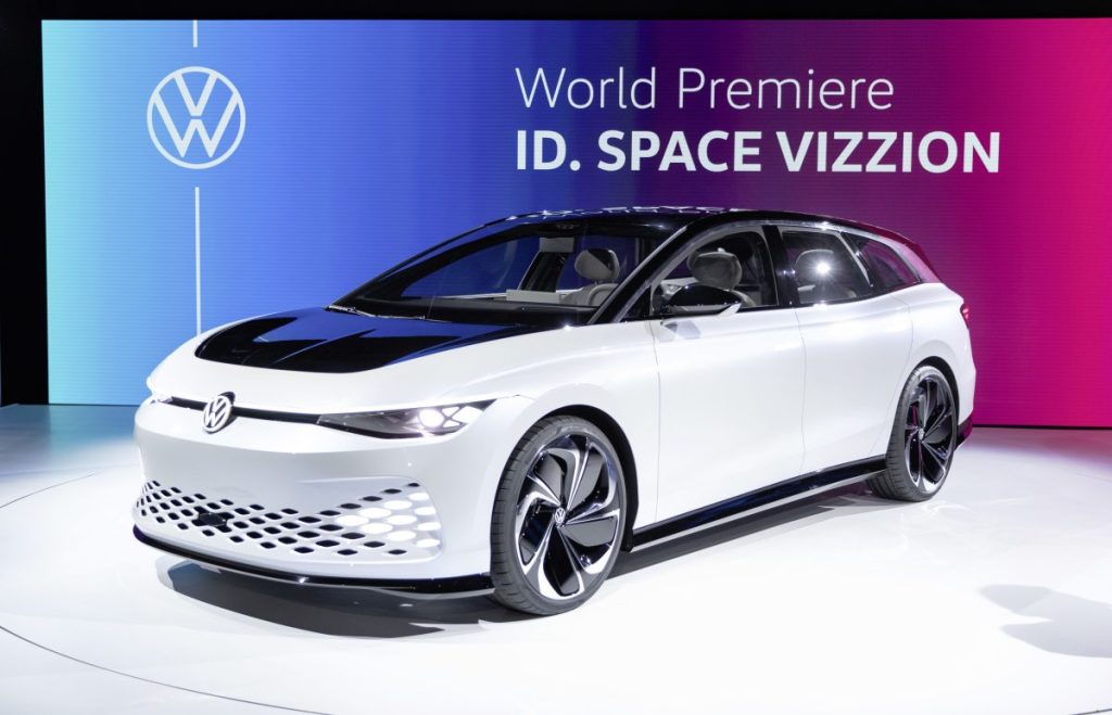 Im November 2019 hat VW die Studie des ID. Space Vizzion vorgestellt. Sie könnte die Basis für einen elektrischen Kombi sein.