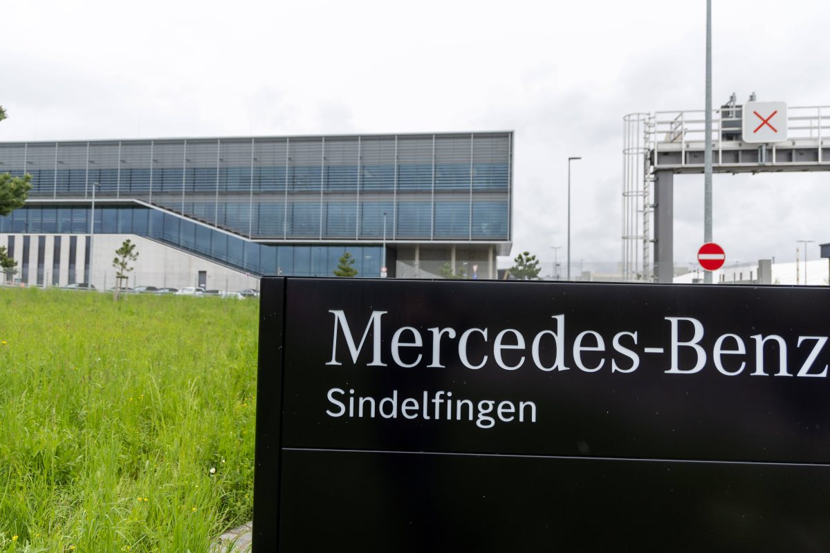 Die Betroffenheit nach den tödlichen Schüssen bei Mercedes in Sindelfingen ist groß. Auch VW hat seine Anteilnahme ausgedrückt!