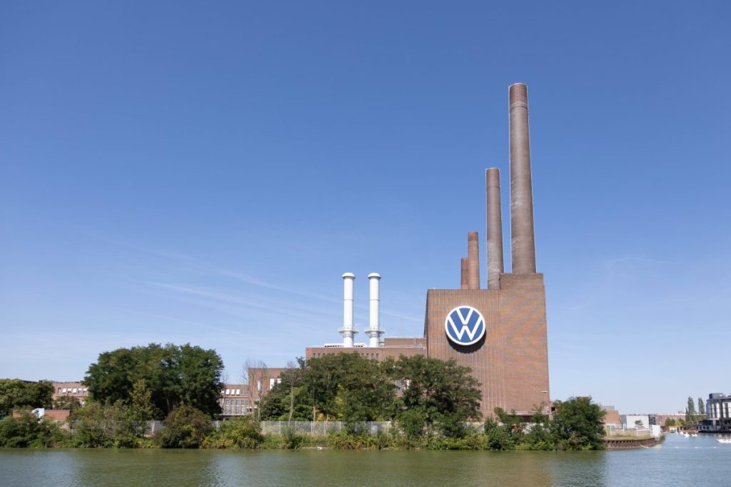 VW bereitet sich im Werk in Wolfsburg auf den Sommer vor. Für Mitarbeiter ändert sich einiges.