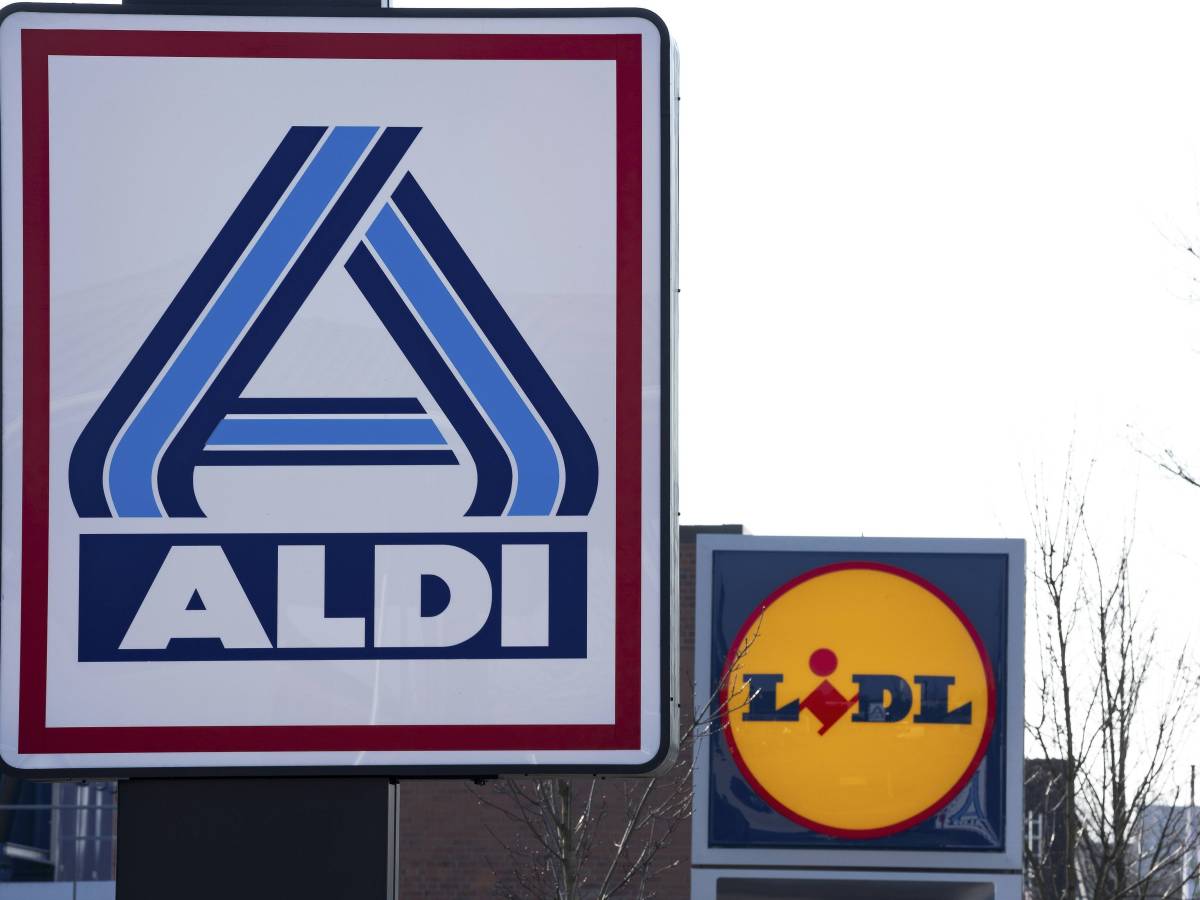 Bei Aldi und Lidl gibt es in Puncto Kartenzahlung eine irre Wende.
