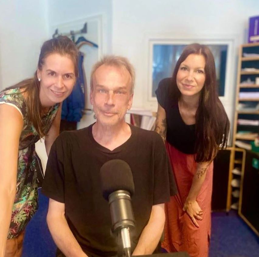 Jasmin Hinze und Sina Kusche haben Jürgen zum Podcast eingeladen.