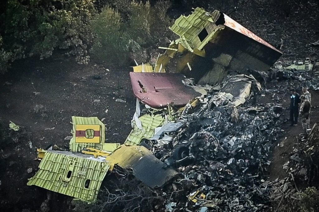 Beim Absturz eines Löschflugzeuges während eines Einsatzes auf der griechischen Insel Euböa waren zwei Piloten im Alter von 34 und 27 Jahren ums Leben gekommen.