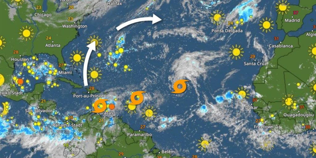 Die orangenen Wirbel kennzeichnen die drei derzeit aktiven Tropenstürme. Oft nehmen diese eine Zugbahn entlang der nordamerikanischen Küste und anschließend ostwärts über den Atlantik.