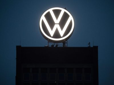 Sie lassen die Uhr bei VW ticken – Umwelt-Aktivisten haben online einen Countdown gestartet. Was passieren soll, lassen sie aber offen.