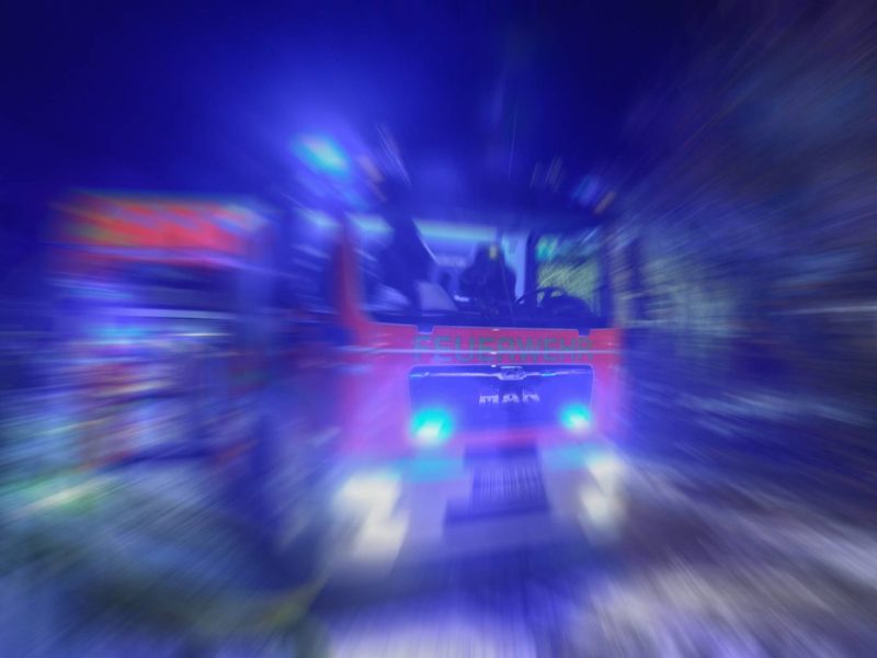 Hannover: Unfassbarer Zwischenfall beim Löscheinsatz! Die Gefahr kommt von oben