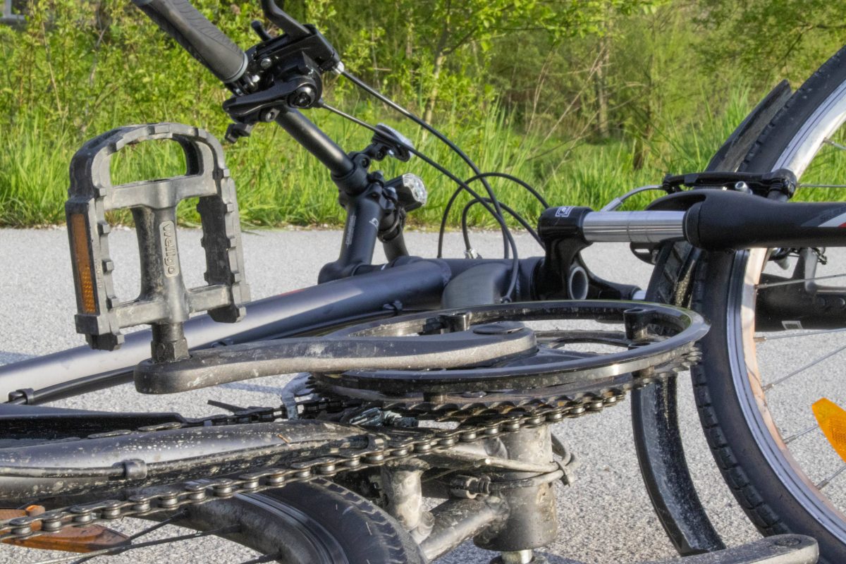 Fahrrad liegt am Boden