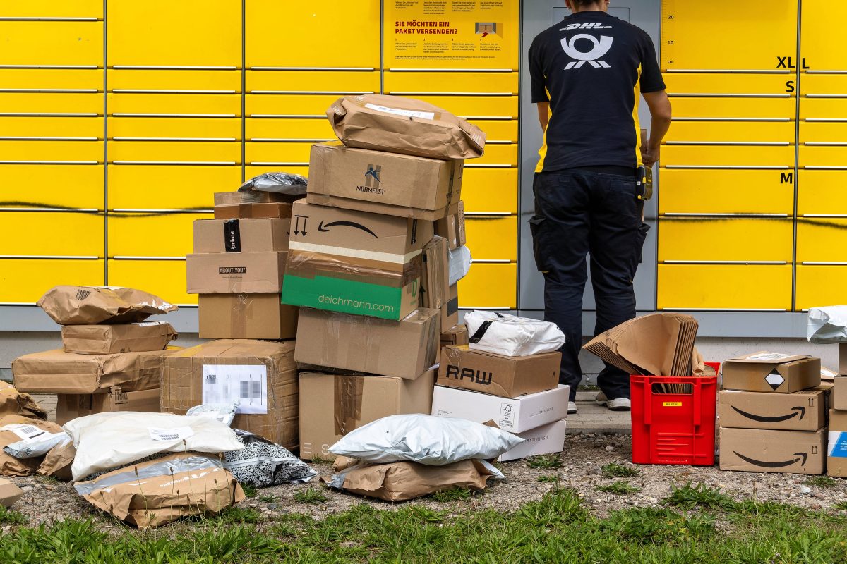 DHL-Packstationen sollen Kunden das Leben erleichtern - doch das klappt wohl nicht immer. (Symbolfoto)