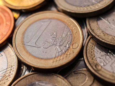 1-Euro-Münze soll Millionen wert sein. (Symbolbild)