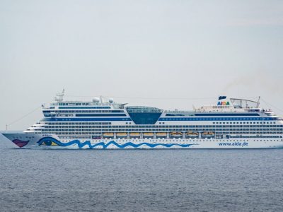 Das Kreuzfahrschiff Aida Blu wurde auf hoher See darum gebeten, einem Flüchtlingsboot zu helfen.