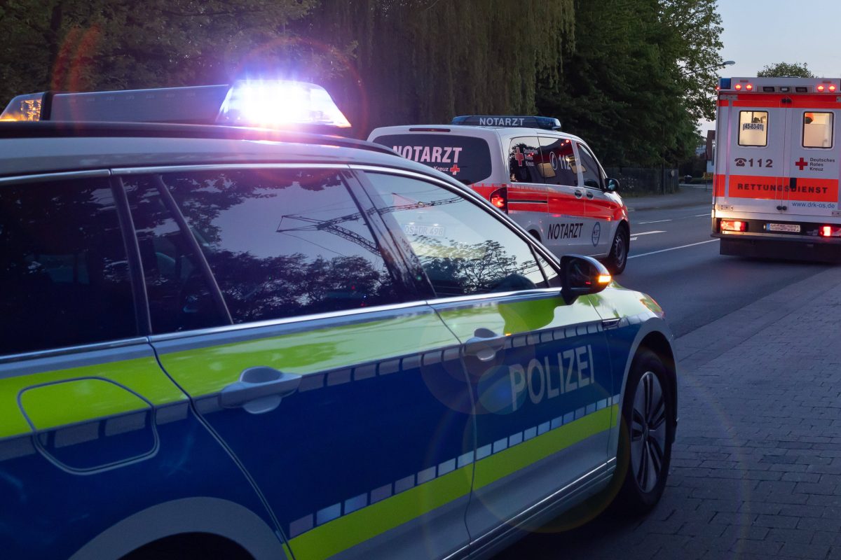 Schrecklicher geht es kaum: In Gifhorn ist ein Mädchen vor ein Auto gelaufen. Leider starb die Zwölfjährige an ihren Verletzungen.