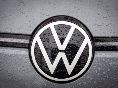 Der Sparkurs bei VW trifft offenbar auch die höchstbezahlten Tarifmitarbeiter des Konzerns.
