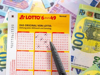 Ein Lotto-Spieler konnte einen dicken Gewinn einsacken. (Symbolfoto)